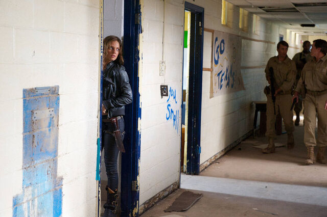 File:Revolution 2x09-16.jpg