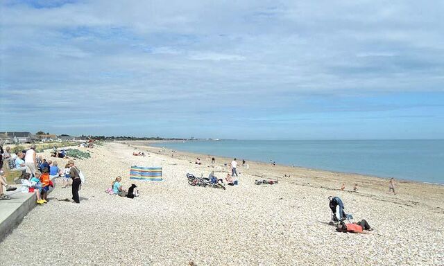 File:Pagham Beach.jpg