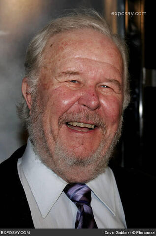 File:Ned-beatty-shooter-los-angeles-premiere-1bAtnH.jpg