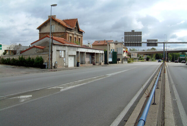 Fichier:Essence 01.jpg