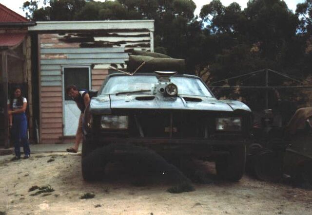 File:Mad-max-interceptor-at-scrap-yard-front.jpg