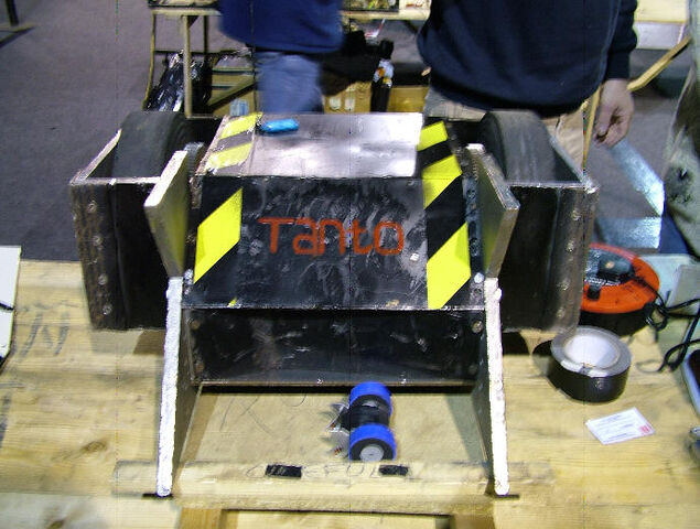 File:Tanto 2005.jpg
