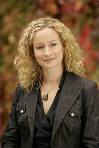 File:Lorraine Pilkington.jpg