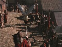 Vorenus mit Adler.jpg
