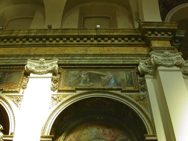 File:2011 Ambrogio, second left altar over.jpg