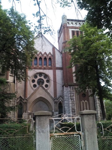Fișier:Biserica catolică Vulcan.jpg