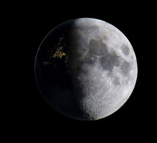 File:Lunar Colony.jpeg