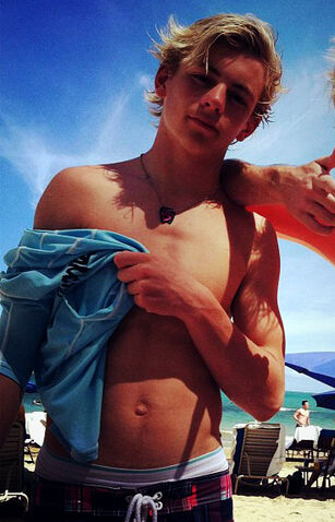 File:Ross Lynch (41).jpg