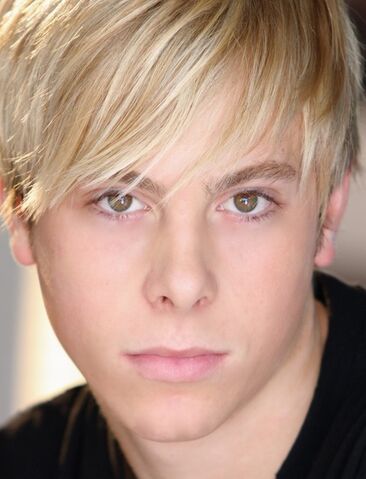 File:Riker Lynch.jpg