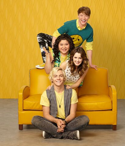 File:Season4Photoshoot-8.jpg