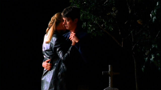 File:Roswell2x21 145.jpg