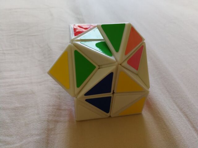 File:Jumbledhelicoptercube.jpg