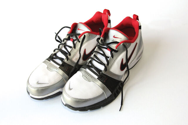 File:Sports shoes.jpg