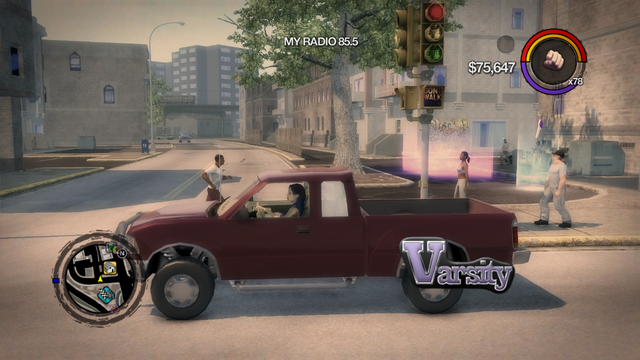 File:Varsity - left with logo in Saints Row 2.png