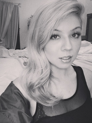 File:Jennette McCurdy black and white 3 March, 2014.png