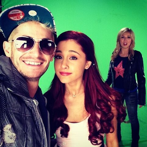File:Ariana and Jennette with Frankie Grande.jpg