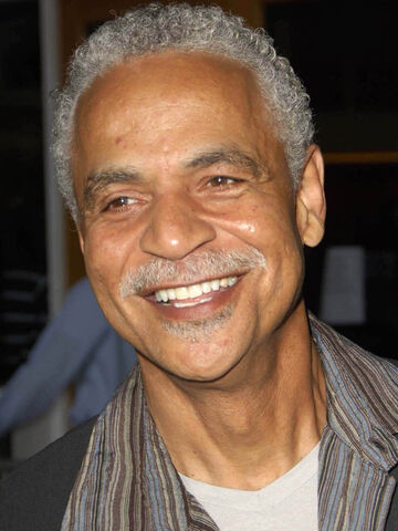 File:Ron Glass.jpg