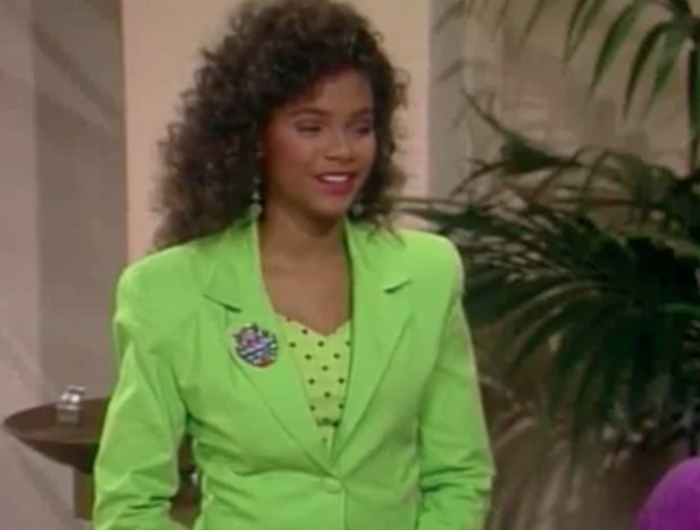 File:S3 Ep 23 - 16 lisa.png