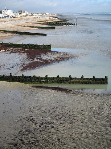 File:Worthing Beach.jpg