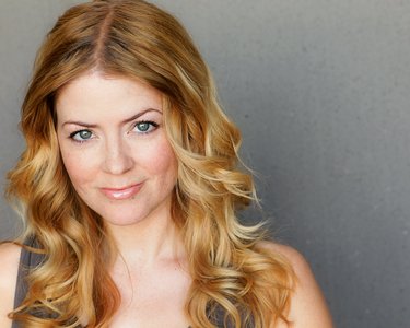 File:JulianaDever1.jpg