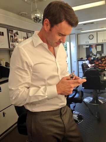 File:315-scott tweeting.jpg