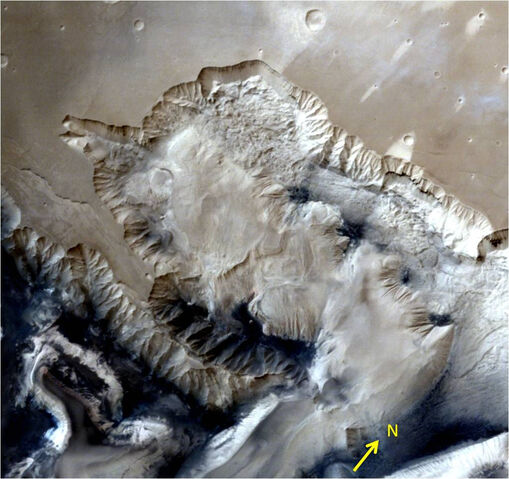 File:Ophir chasma canyon.jpg