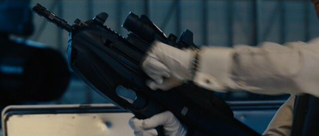 File:Chambering the F2000.jpg