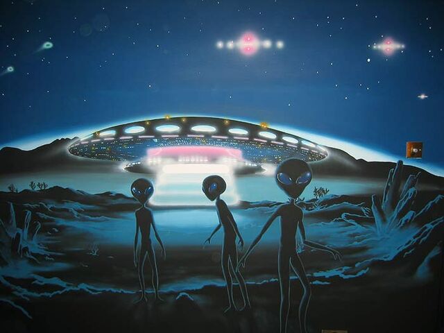 File:Aliens-ufo-greys-mothership.jpg