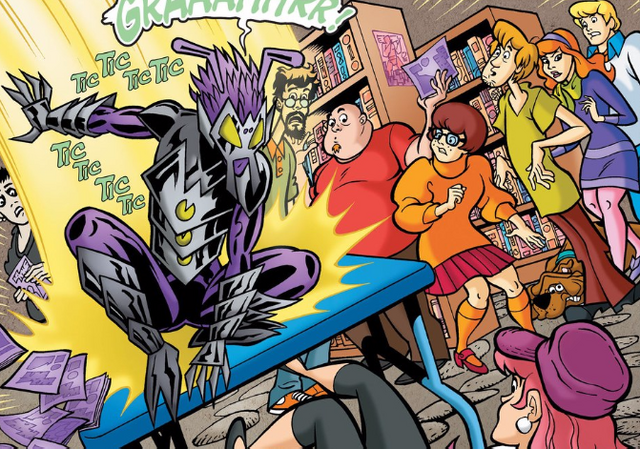 File:Luna Tick lands on table.png
