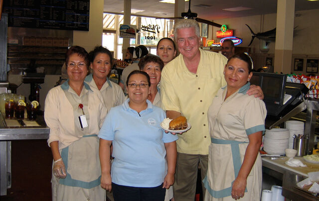 File:Huellhowser philippes.jpg