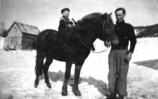 File:Lorentz og Onkel.jpg