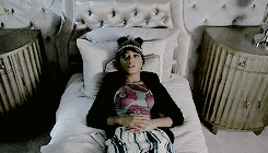 Tumblr nvk44348RH1qk8jpko8 r1 250.gif