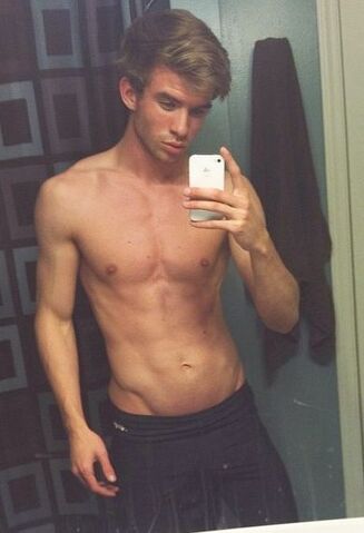 File:Aaron 1.jpg