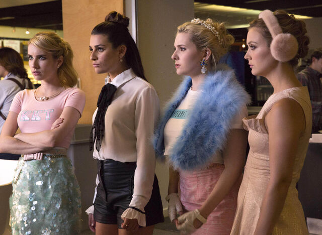 Archivo:Abigail-Breslin-as-Chanel-5-Libby-Putney-in-Scream-Queens-Haunted-House-abigail-breslin-39191067-2000-1461.jpg