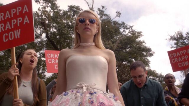 File:Normal ScreamQueens112 1028.jpg