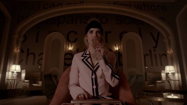 File:Normal ScreamQueens112 1275.jpg