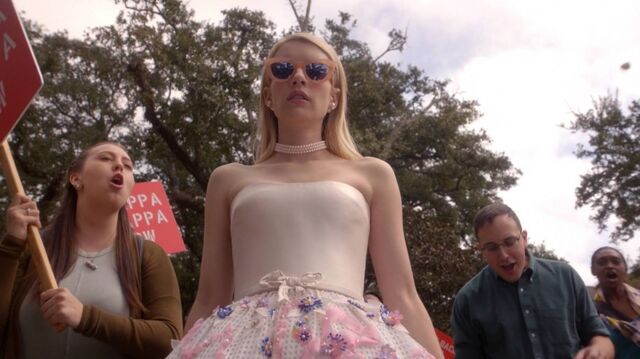 File:Normal ScreamQueens112 1026.jpg