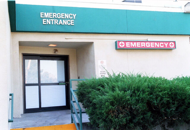 File:Sacred Heart Emergency Entrance.jpg