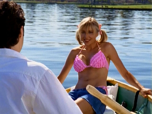 File:3x3 Elliot in bikini.jpg