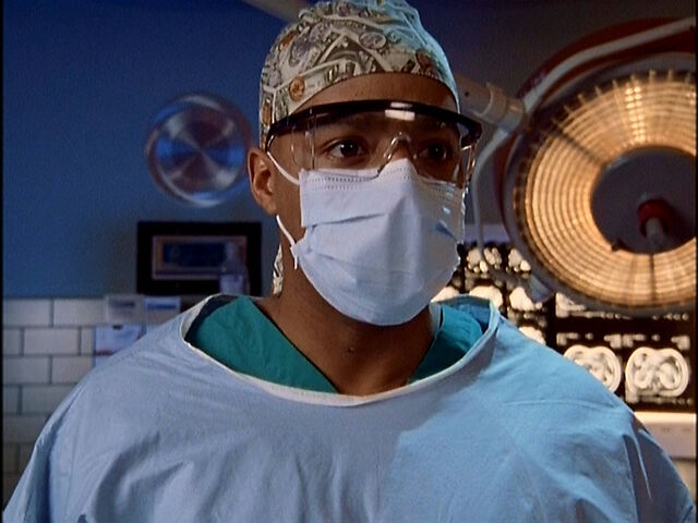 File:3x12 Turk in surgery.jpg