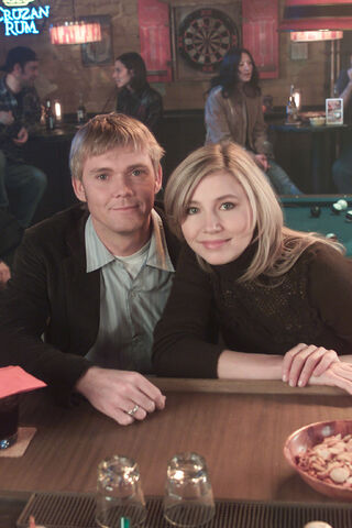 File:2x15 Paul and Elliot.jpg