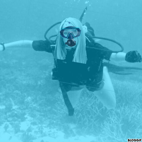 File:Sophie Bennett scuba diving.jpg