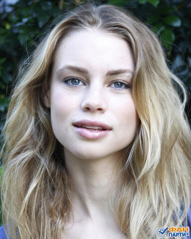 Archivo:LucyFry3.jpg
