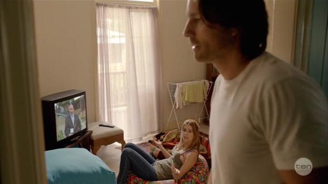 File:Australian Series-1x01-24.jpg
