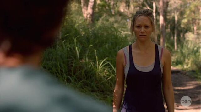 File:Australian Series-1x01-33.jpg