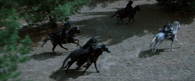 Fichier:Course poursuite cavaliers noirs-Arwen.png