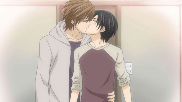 File:Kiss Kisa in Kitchen.jpg