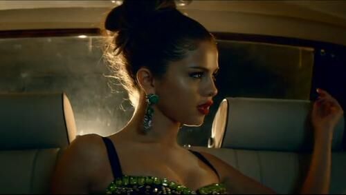 File:Selena with green earrings.jpg