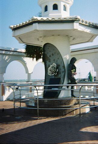File:Selena memorial.jpg