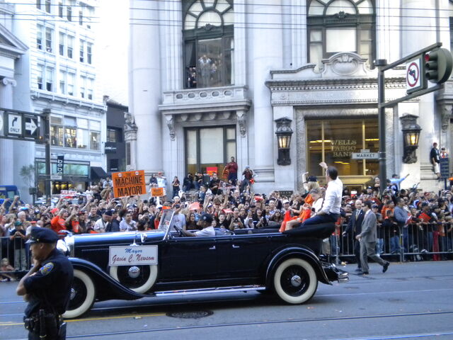 File:GiantsParade16.jpg